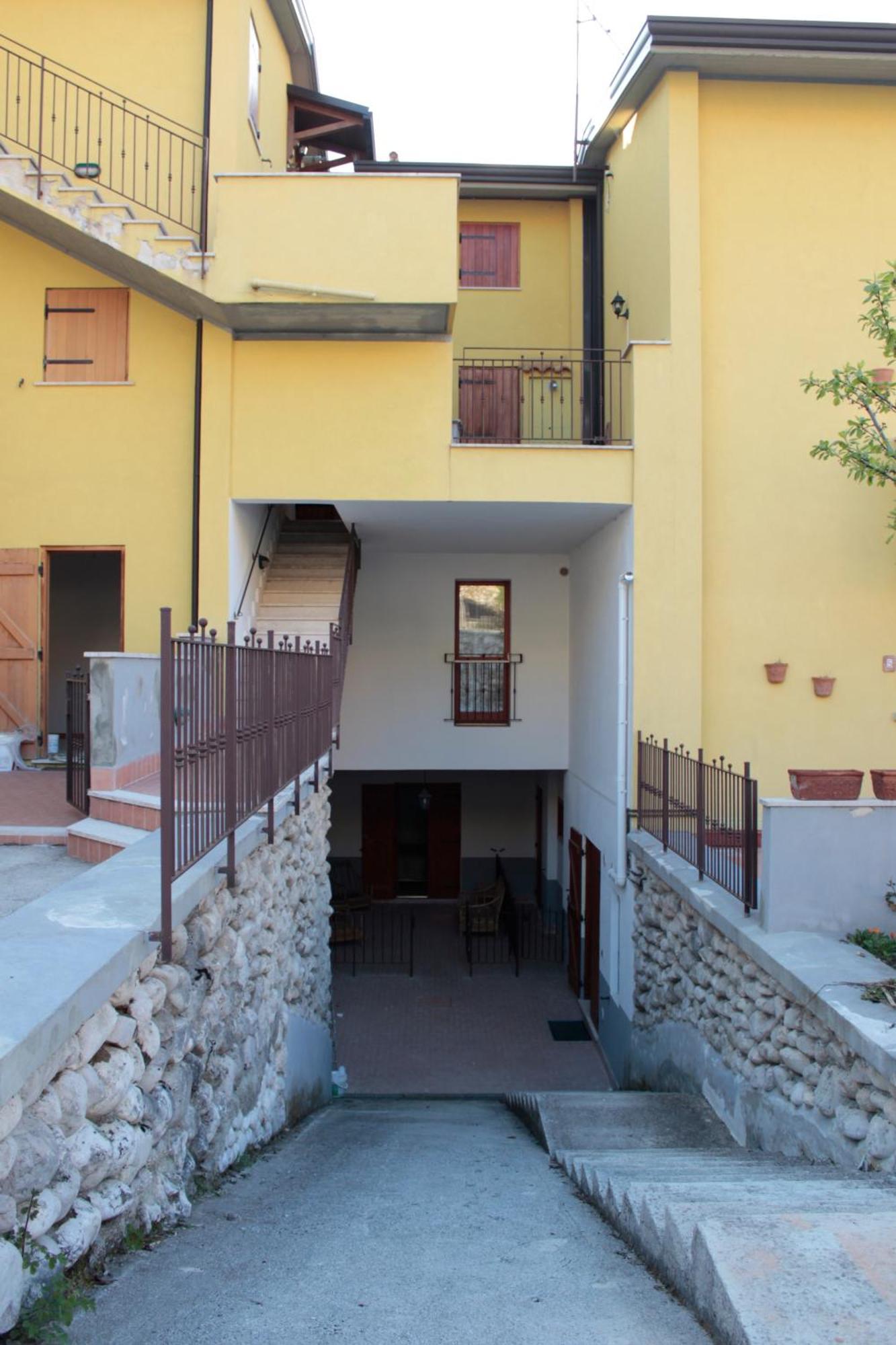 4Flats In Orto Di Venanzio Apartman Barrea Kültér fotó
