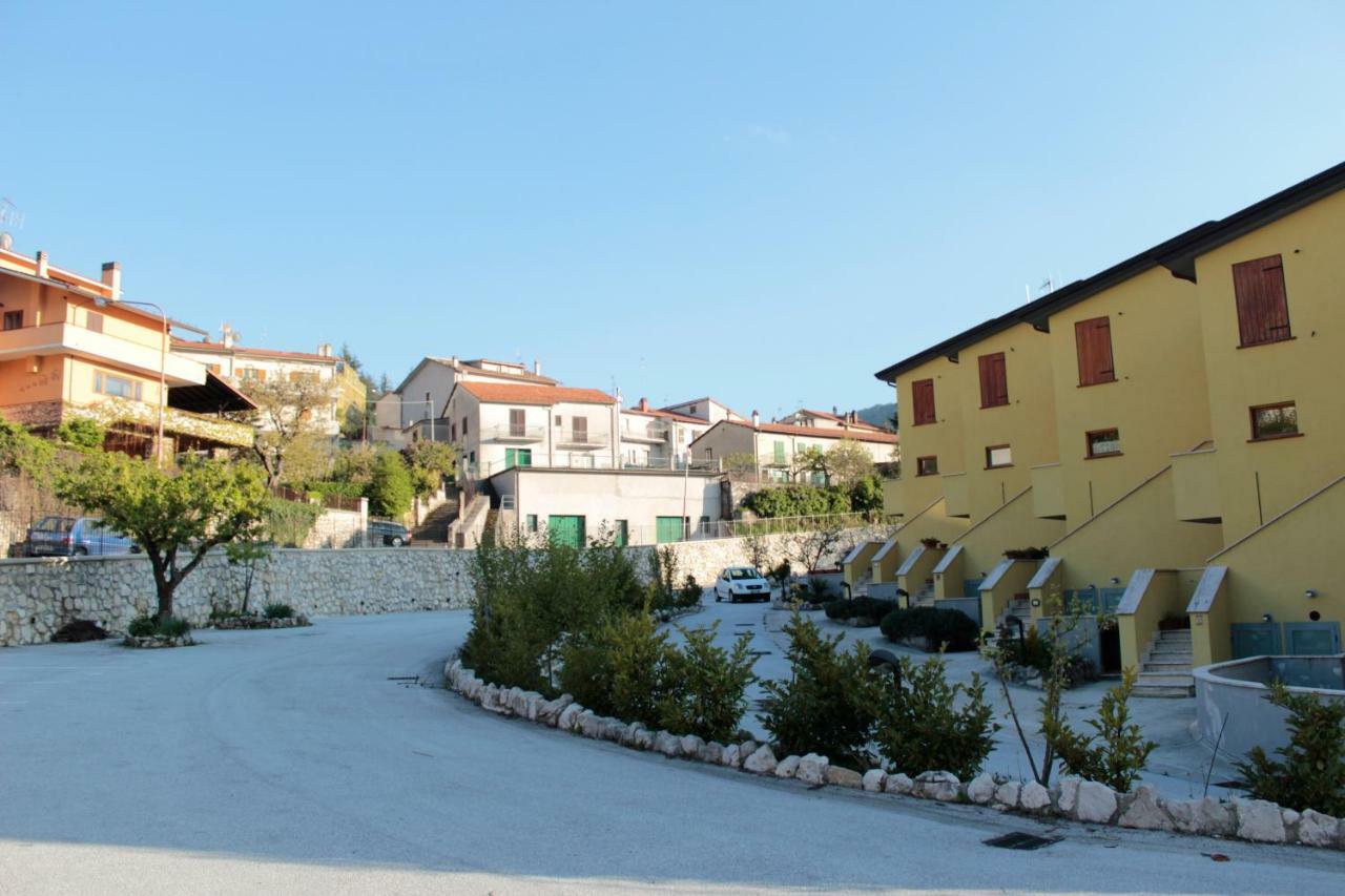4Flats In Orto Di Venanzio Apartman Barrea Kültér fotó