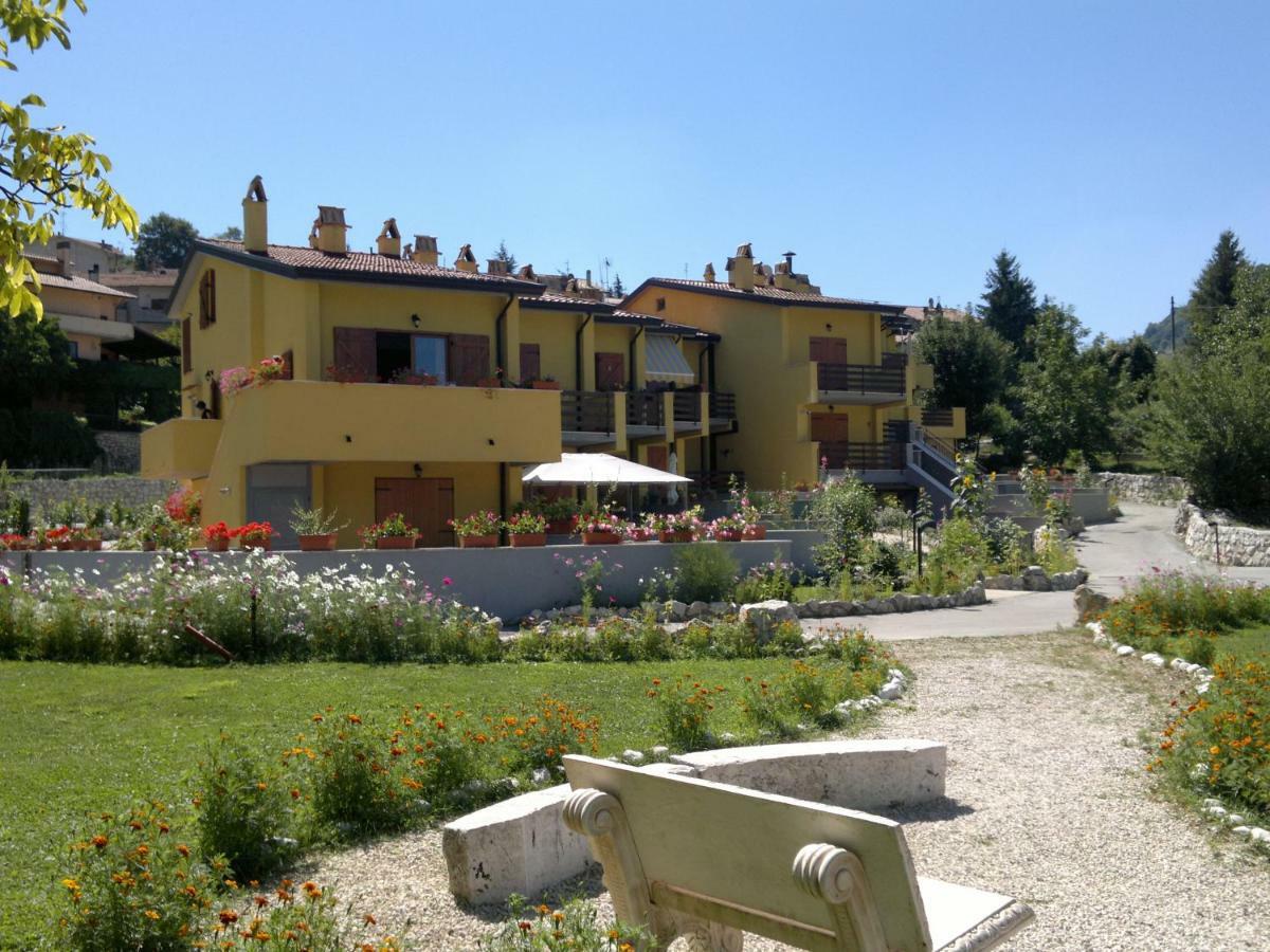 4Flats In Orto Di Venanzio Apartman Barrea Kültér fotó